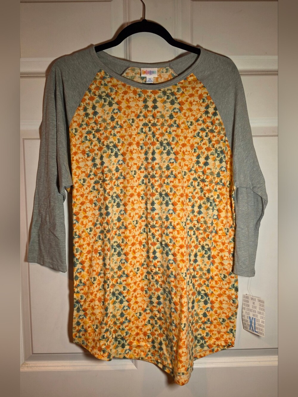NWT Lularoe Randy Gray And Orange Patterned 3/4 Sleeve Top XL